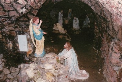 hcl_pic10_st_michaels_mission_grotto10_resize400