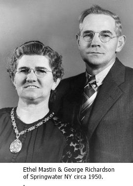 hcl_pic02_people_richardson_george_and_ethel_formal_1950c_resize270x330