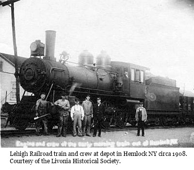 hcl_railroad_hemlock_1908_engine_and_crew_resize400x304
