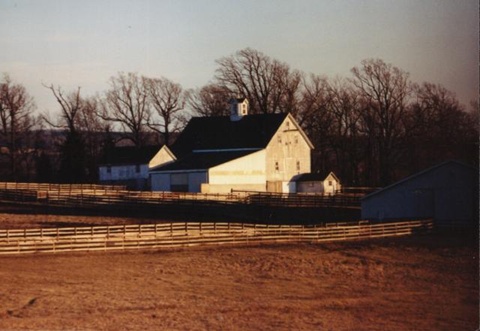 hcl_pic02_barn_hemlock_blackmer_gray_2003_resize480