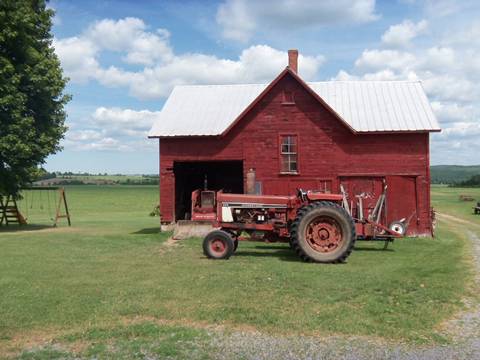 hcl_pic04_barn_hemlock_blake_willard_2011_resize480