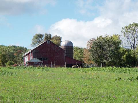 hcl_pic01_barn_hemlock_harder_varrone_2011_resize480