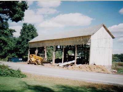 hcl_pic11_barn_hemlock_linsley_hanna_2007_resize400