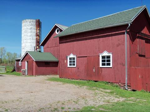 hcl_pic01_barn_hemlock_scott_2011_resize480