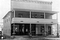 hcl_business_springwater_red_white_store_120x80