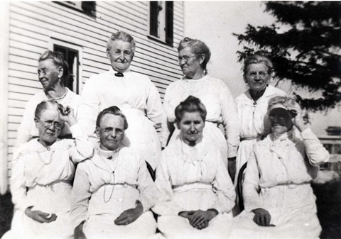 hcl_pic04_church_canadice_corners_1920-30_church_ladies_resize480