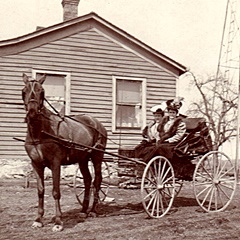 hcl_column_briggs_ira_hemlock_stories_2014_08_05_the_infamous_buggy_race_resize240x240