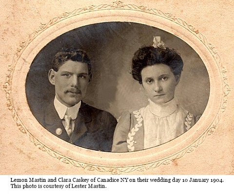 hcl_people_mastin_lemon_and_caskey_clara_1904_wedding_pic01_resize480x360