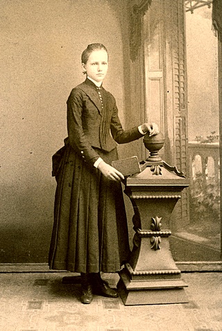 hcl_people_rix_grace_possibly_resize320x476