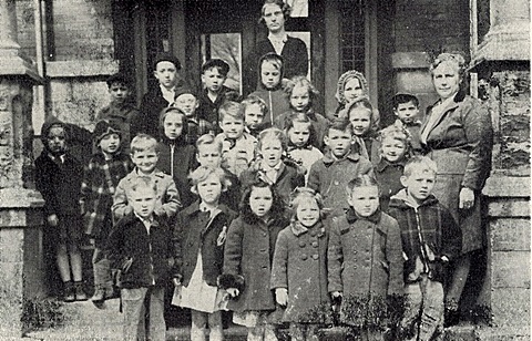 hcl_school_springwater_num02_class_1946_school_street_grade_1_2_k_ro060