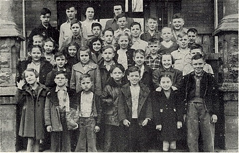 hcl_school_springwater_num02_class_1946_school_street_grade_3_4_5_6_ro060